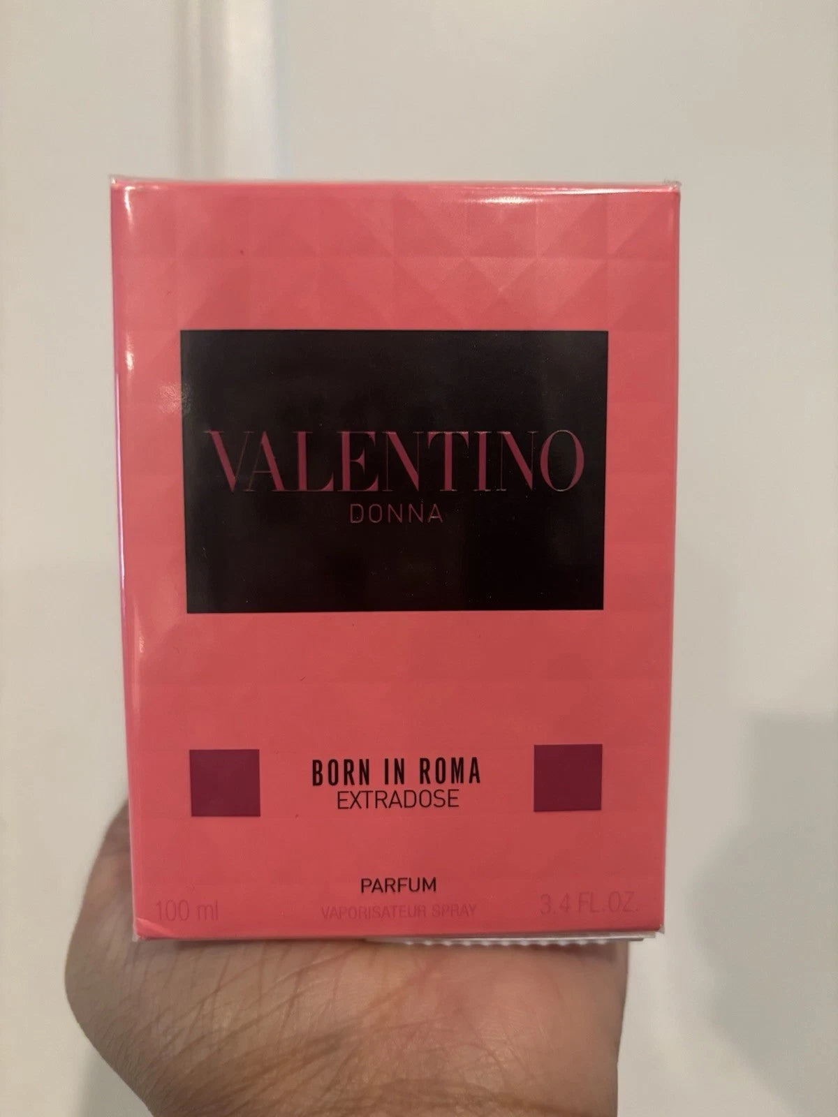Valentino Born in Roma Uomo Extradose Eau de Parfum 3.4 fl oz / 100 mL – Men's Fragrance