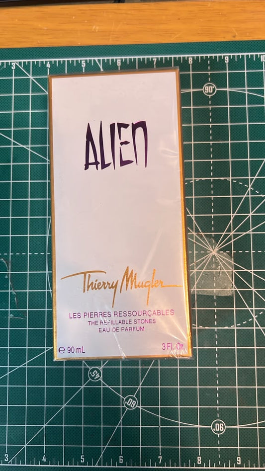 Thierry Mugler Alien Eau de Parfum 90 mL / 3.0 fl oz – Refillable Fragrance for Women